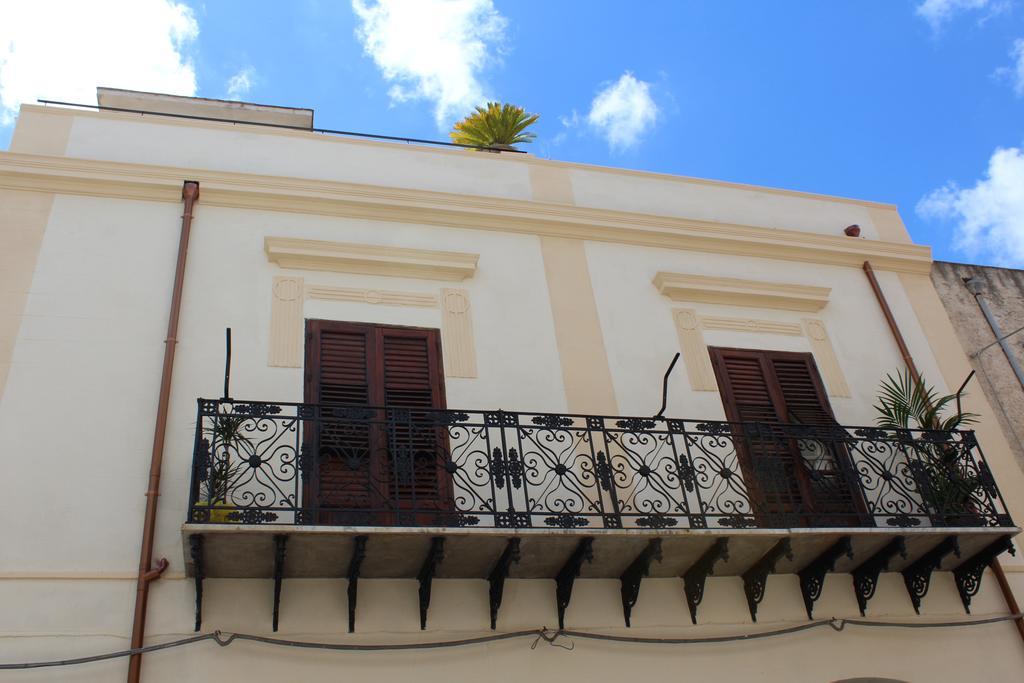 Апартаменти Palazzo Taormina Кастелламмаре-дель-Гольфо Екстер'єр фото